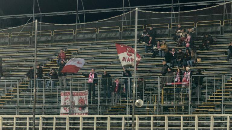 Ravenna-Forlì 2-0: festa giallorossa con oltre 4.200 spettatori al Benelli - Gallery Ravenna-Forlì 2-0: festa giallorossa con oltre 4.200 spettatori al Benelli - Gallery
