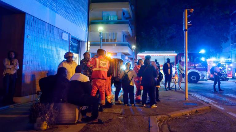 Incendio nella notte a Ravenna, evacuata un’intera palazzina VIDEO GALLERY Incendio nella notte a Ravenna, evacuata un’intera palazzina VIDEO GALLERY