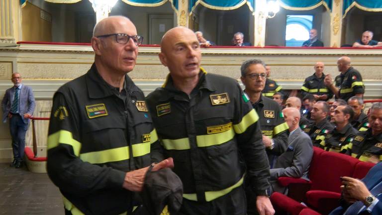 Alluvione in Romagna un anno dopo: Ravenna conferisce la cittadinanza onoraria al capo dei Vigili del Fuoco VIDEO GALLERY Alluvione in Romagna un anno dopo: Ravenna conferisce la cittadinanza onoraria al capo dei Vigili del Fuoco VIDEO GALLERY