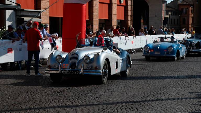 Forlì, il fascino del passaggio della Mille Miglia - VIDEO GALLERY Forlì, il fascino del passaggio della Mille Miglia - VIDEO GALLERY