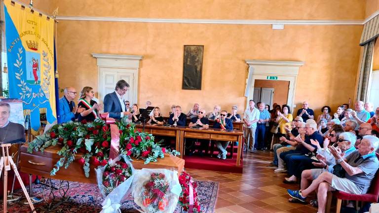 L’ultimo saluto a Massimo Paganelli: “Ha dedicato gran parte della sua vita a Santarcangelo” L’ultimo saluto a Massimo Paganelli: “Ha dedicato gran parte della sua vita a Santarcangelo”