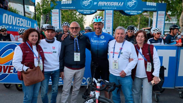 Ciclismo, Nove Colli 2025: la partenza di migliaia di ciclisti all’alba a Cesenatico VIDEO GALLERY Ciclismo, Nove Colli 2025: la partenza di migliaia di ciclisti all’alba a Cesenatico VIDEO GALLERY