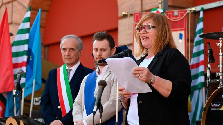 Forlì, festa del lavoro in piazza Saffi: obiettivo sicurezza FOTOGALLERY Forlì, festa del lavoro in piazza Saffi: obiettivo sicurezza FOTOGALLERY