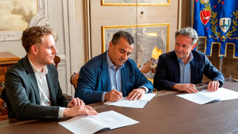 La firma del protocollo La firma del protocollo