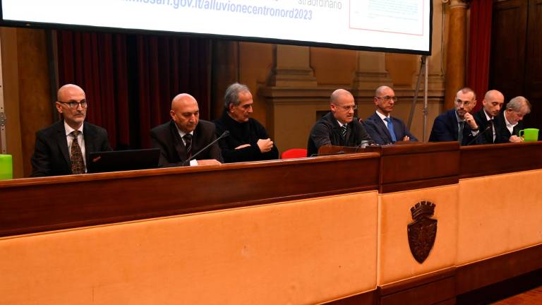 Forlì, le cento domande degli alluvionati: «Studiamo ristori per i beni mobili» Forlì, le cento domande degli alluvionati: «Studiamo ristori per i beni mobili»