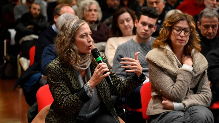 Forlì, le cento domande degli alluvionati: «Studiamo ristori per i beni mobili» Forlì, le cento domande degli alluvionati: «Studiamo ristori per i beni mobili»