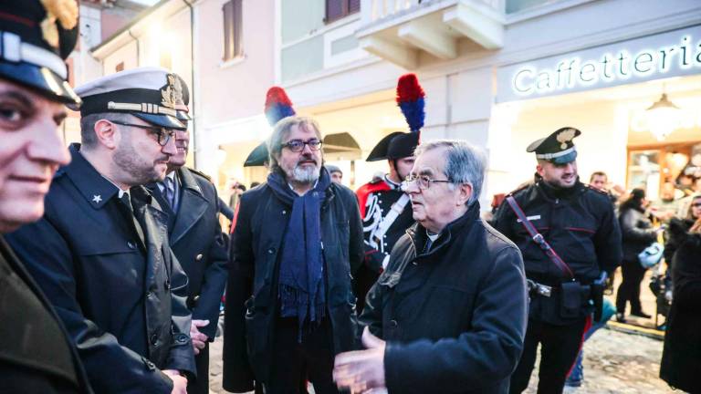 Cesenatico, diverse migliaia di persone per lo spettacolo e l’accensione delle luci del presepe della marineria - Gallery Cesenatico, diverse migliaia di persone per lo spettacolo e l’accensione delle luci del presepe della marineria - Gallery