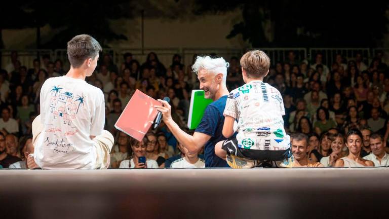Cesenatico, dopo i lavori Palazzo Saffi torna luogo di spettacolo col sold-out di Schettini, prima di ridiventare scuola da settembre Cesenatico, dopo i lavori Palazzo Saffi torna luogo di spettacolo col sold-out di Schettini, prima di ridiventare scuola da settembre
