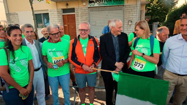 Cesena. Anche Prodi e Zuppi alla Marcia per i diritti dei malati di Alzheimer Cesena. Anche Prodi e Zuppi alla Marcia per i diritti dei malati di Alzheimer