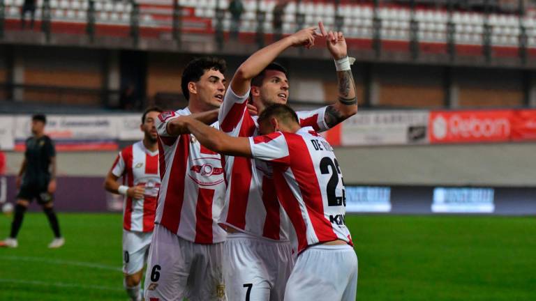 L’esultanza dell’attaccante biancorosso Elia Petrelli (foto FABIO BLACO) L’esultanza dell’attaccante biancorosso Elia Petrelli (foto FABIO BLACO)