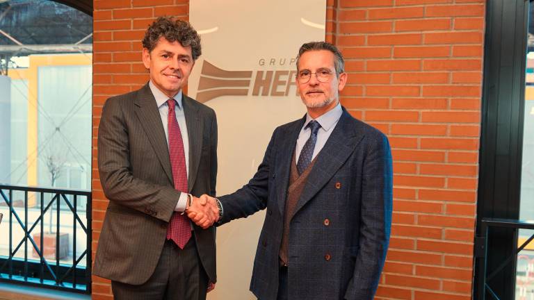 Andrea Ramonda, Amministratore Delegato di Herambiente – Gruppo Hera, e Davide Favrin, Vicepresidente e Amministratore Delegato del Gruppo Marzotto Andrea Ramonda, Amministratore Delegato di Herambiente – Gruppo Hera, e Davide Favrin, Vicepresidente e Amministratore Delegato del Gruppo Marzotto