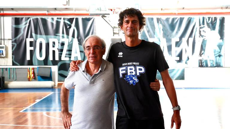 Il presidente Mario Fermi con il confermato tecnico Paolo Seletti Il presidente Mario Fermi con il confermato tecnico Paolo Seletti