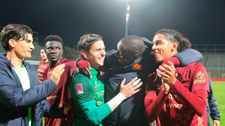 Il veterano Stefano Okaka festeggia con i debuttanti Stagni e Zakaria (Fiorentini) Il veterano Stefano Okaka festeggia con i debuttanti Stagni e Zakaria (Fiorentini)