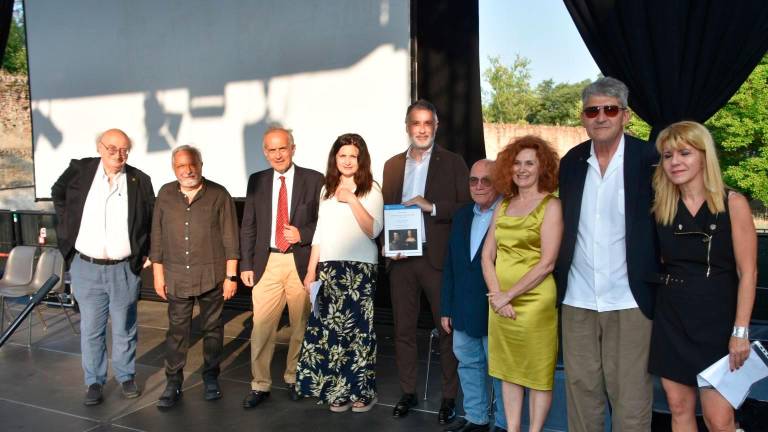 Il sindaco Zattini con il professor Fornaciari Il sindaco Zattini con il professor Fornaciari