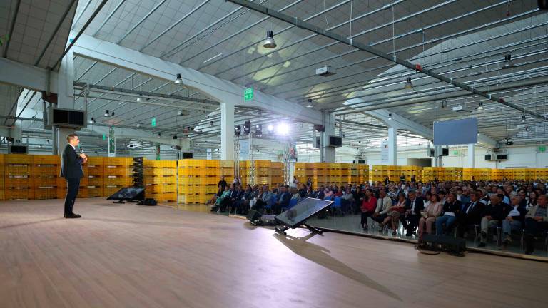 Sono iniziate in Fiera a Cesena le celebrazioni per i 65 anni di Apofruit Sono iniziate in Fiera a Cesena le celebrazioni per i 65 anni di Apofruit