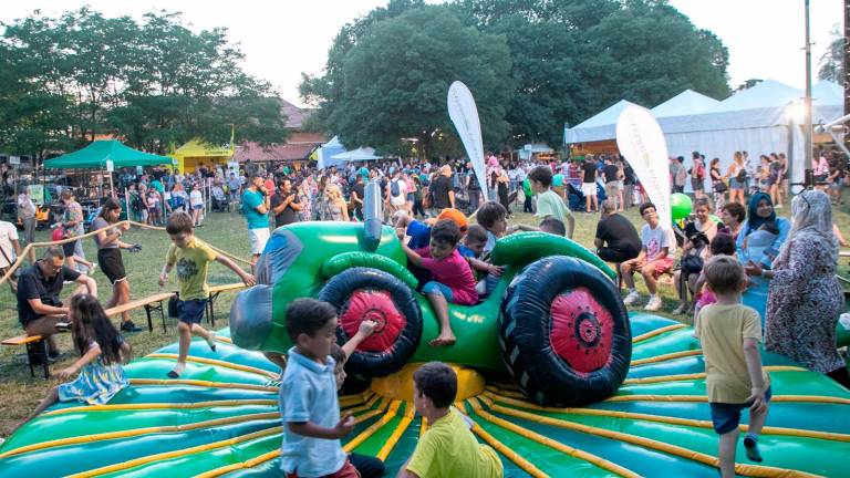 Imola, la Fiera del Santerno chiude e festeggia con la nascita di un vitello GALLERY Imola, la Fiera del Santerno chiude e festeggia con la nascita di un vitello GALLERY