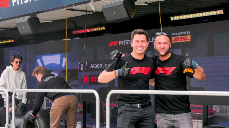 Imola, la Formula 1 è arrivata inaugurata la nuova Fanzone, paddock in piena attività e chiavi della città a Domenicali GALLERY Imola, la Formula 1 è arrivata inaugurata la nuova Fanzone, paddock in piena attività e chiavi della città a Domenicali GALLERY