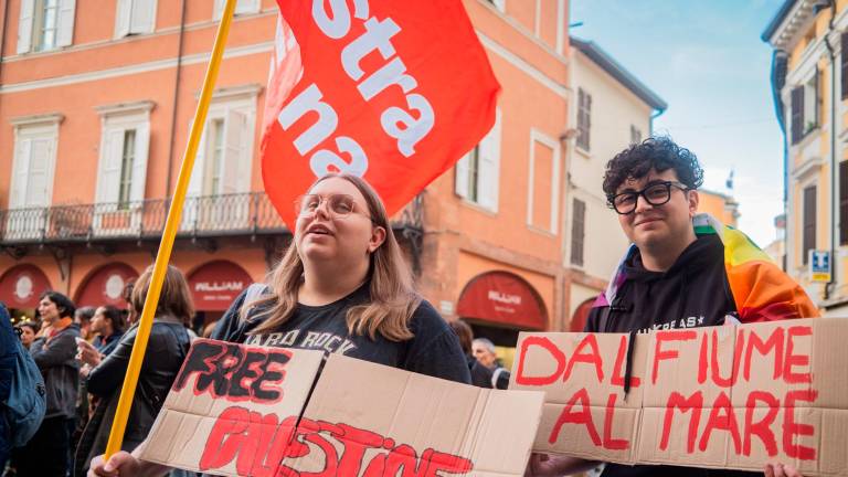 Cesena, in 800 in piazza per dire «stop al genocidio e Palestina libera» Cesena, in 800 in piazza per dire «stop al genocidio e Palestina libera»