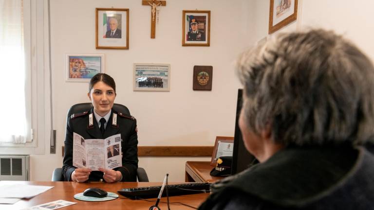 Truffatori in azione senza sosta ad aprile a Imola. Un caso al giorno. A due anziani sottratti 6mila euro Truffatori in azione senza sosta ad aprile a Imola. Un caso al giorno. A due anziani sottratti 6mila euro