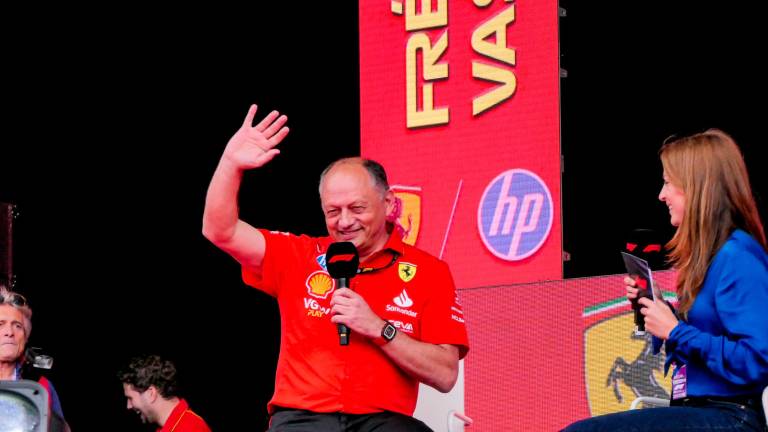 Imola, la Formula 1 è arrivata inaugurata la nuova Fanzone, paddock in piena attività e chiavi della città a Domenicali GALLERY Imola, la Formula 1 è arrivata inaugurata la nuova Fanzone, paddock in piena attività e chiavi della città a Domenicali GALLERY