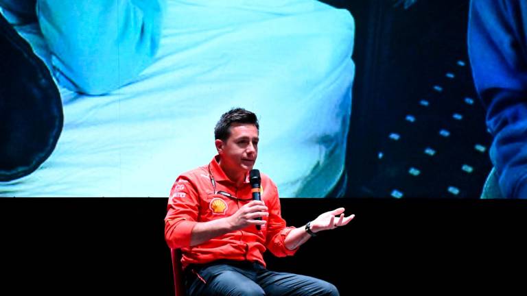 Imola, la Formula 1 è arrivata inaugurata la nuova Fanzone, paddock in piena attività e chiavi della città a Domenicali GALLERY Imola, la Formula 1 è arrivata inaugurata la nuova Fanzone, paddock in piena attività e chiavi della città a Domenicali GALLERY