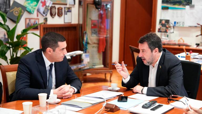 Il presidente della Regione Michele De Pascale con il ministro delle Infrastrutture e dei Trasporti Matteo Salvini Il presidente della Regione Michele De Pascale con il ministro delle Infrastrutture e dei Trasporti Matteo Salvini