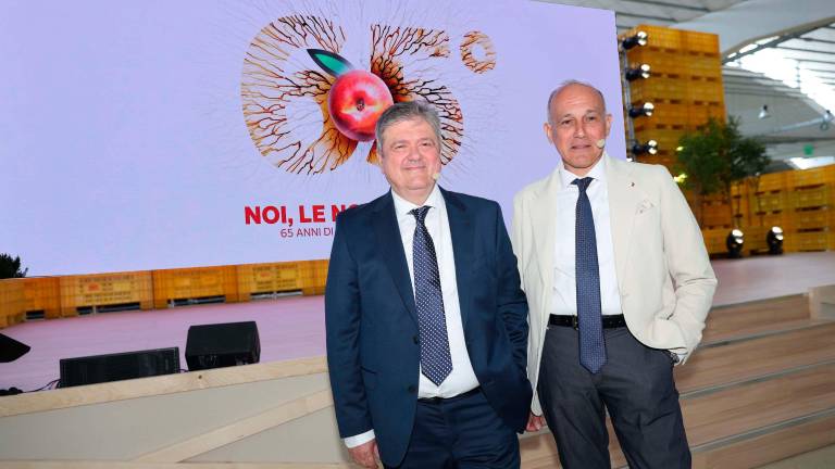 Sono iniziate in Fiera a Cesena le celebrazioni per i 65 anni di Apofruit Sono iniziate in Fiera a Cesena le celebrazioni per i 65 anni di Apofruit