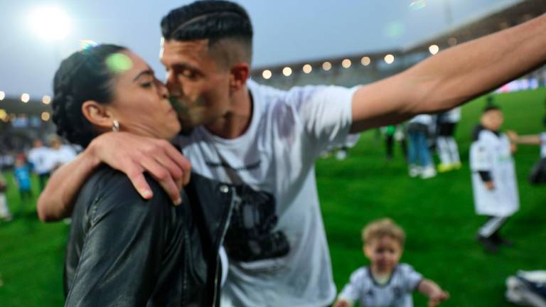 Il Cesena batte nel finale il Pescara e conquista la Serie B. Città e tifosi in festa - VIDEO GALLERY Il Cesena batte nel finale il Pescara e conquista la Serie B. Città e tifosi in festa - VIDEO GALLERY
