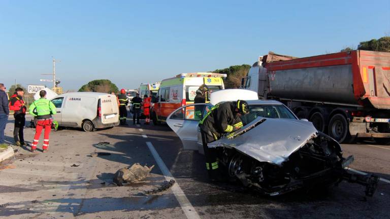 Cervia, incidente sull’Adriatica: tre feriti e traffico in tilt Cervia, incidente sull’Adriatica: tre feriti e traffico in tilt