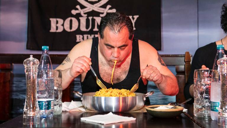 Rimini, un chilo di carbonara? E' troppo anche per i campioni della forchetta - VIDEO GALLERY Rimini, un chilo di carbonara? E' troppo anche per i campioni della forchetta - VIDEO GALLERY