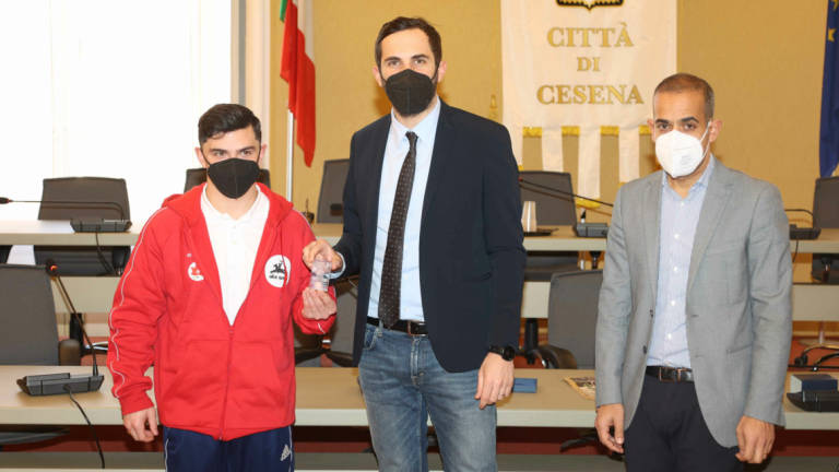 Ginnastica, il campione olimpico Dalaloyan: Felice di gareggiare a Cesena Ginnastica, il campione olimpico Dalaloyan: Felice di gareggiare a Cesena