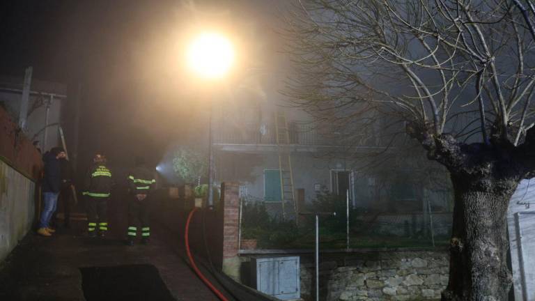 Incendio a Sogliano: abitazione a fuoco in via Barbotto - VIDEO Incendio a Sogliano: abitazione a fuoco in via Barbotto - VIDEO