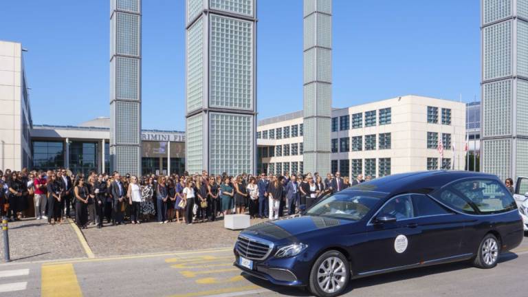 Cagnoni, l'ultimo saluto alla Fiera di Rimini prima dell'addio commosso in chiesa Cagnoni, l'ultimo saluto alla Fiera di Rimini prima dell'addio commosso in chiesa