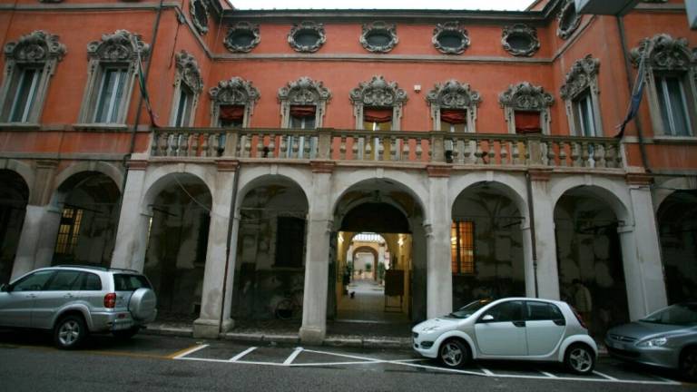 Palazzo storico per Aidoru e Cesena Comics & Stories Palazzo storico per Aidoru e Cesena Comics & Stories