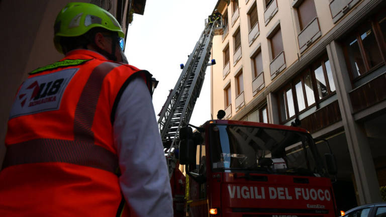 Forlì, incendio in via Mameli Forlì, incendio in via Mameli