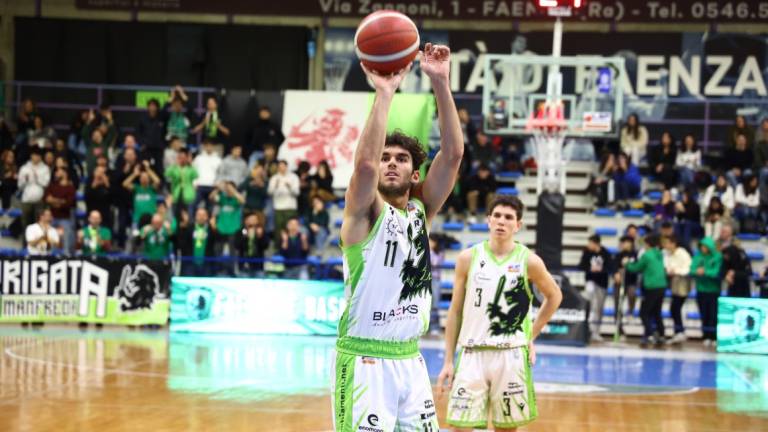 Basket B, Blacks-Jesi: un altro big-match a Faenza Basket B, Blacks-Jesi: un altro big-match a Faenza