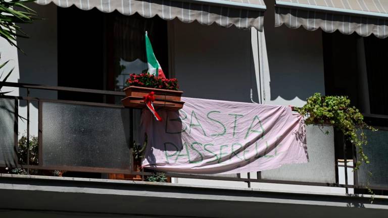 Giro d’Italia a Forlì, “Grazie a tutti per l’aiuto”, “Sommersi dal fango”: i tifosi non dimenticano l’alluvione VIDEO GALLERY Giro d’Italia a Forlì, “Grazie a tutti per l’aiuto”, “Sommersi dal fango”: i tifosi non dimenticano l’alluvione VIDEO GALLERY