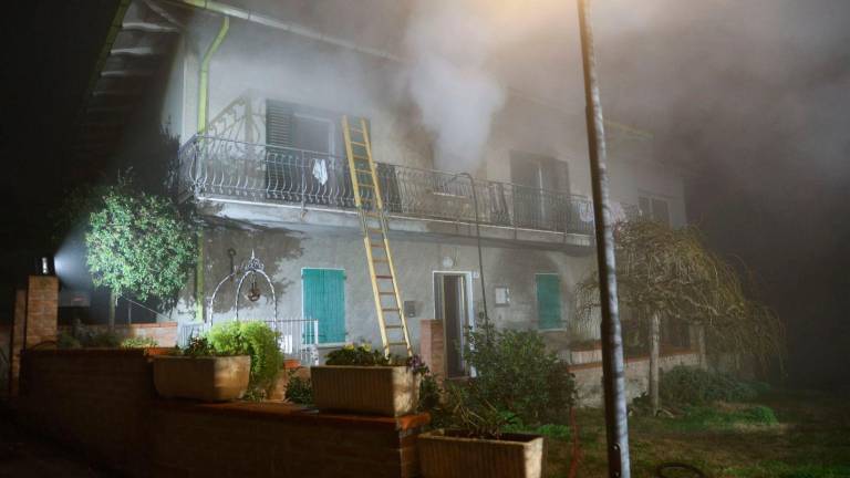 Incendio a Sogliano: abitazione a fuoco in via Barbotto - VIDEO Incendio a Sogliano: abitazione a fuoco in via Barbotto - VIDEO