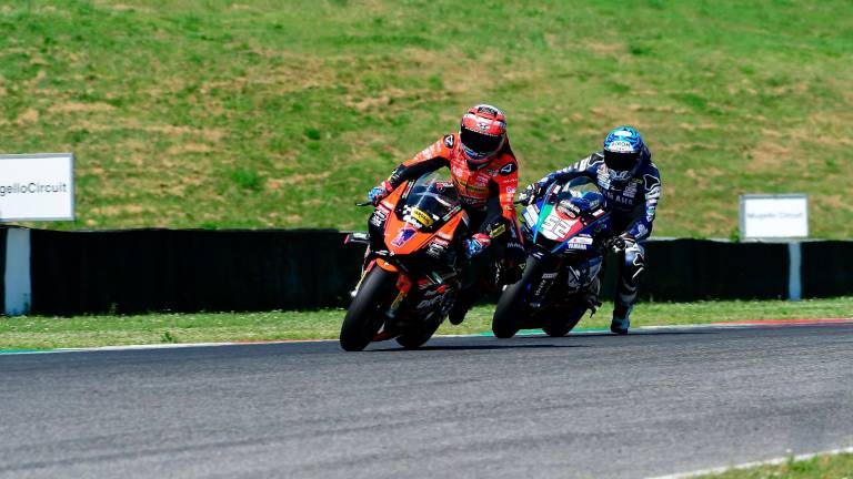 Pirro e Delbianco sono i due grandi protagonisti in Superbike foto fini Pirro e Delbianco sono i due grandi protagonisti in Superbike foto fini