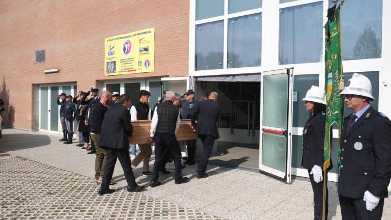 Riccione, la camera ardente dopo la strage in autostrada VIDEO Riccione, la camera ardente dopo la strage in autostrada VIDEO
