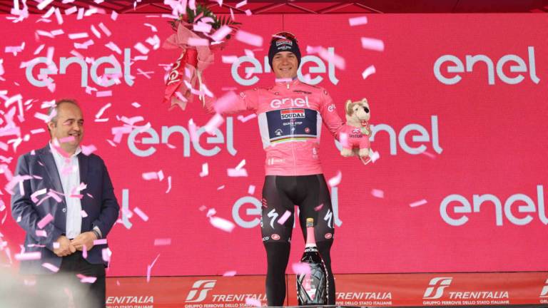 Ciclismo, Evenepoel vince la Savignano sul Rubicone-Cesena e torna in maglia rosa - Gallery Ciclismo, Evenepoel vince la Savignano sul Rubicone-Cesena e torna in maglia rosa - Gallery