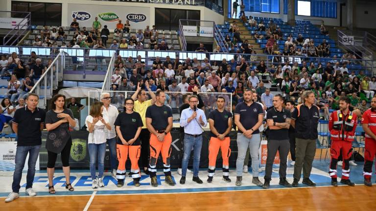 Basket B, oltre 15mila euro raccolti dai Raggisolaris Faenza per gli alluvionati Basket B, oltre 15mila euro raccolti dai Raggisolaris Faenza per gli alluvionati