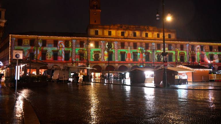 Forlì, nel Natale 2025 addio al videmapping, Forlì, nel Natale 2025 addio al videmapping,