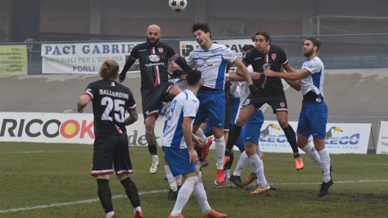 Calcio D, casi Covid in casa Fanfulla, rinviata la sfida con il Forlì Calcio D, casi Covid in casa Fanfulla, rinviata la sfida con il Forlì