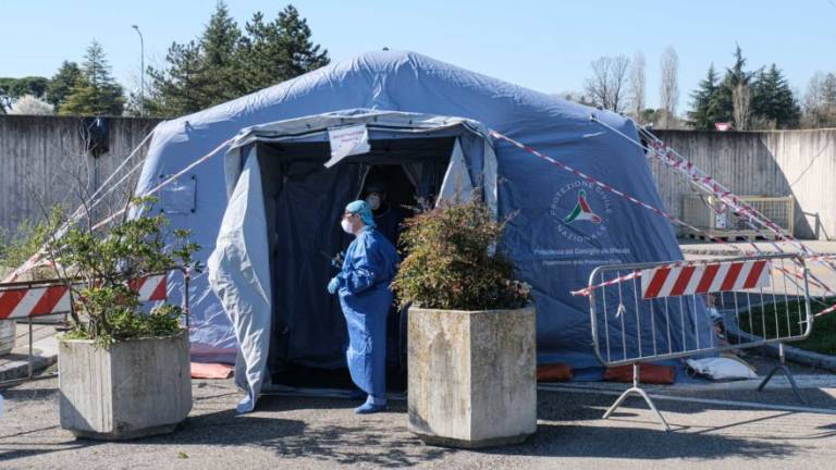 Il Lions Clubdona 14mila euro all'Ausl di Imola per l'emergenza coronavirus Il Lions Clubdona 14mila euro all'Ausl di Imola per l'emergenza coronavirus