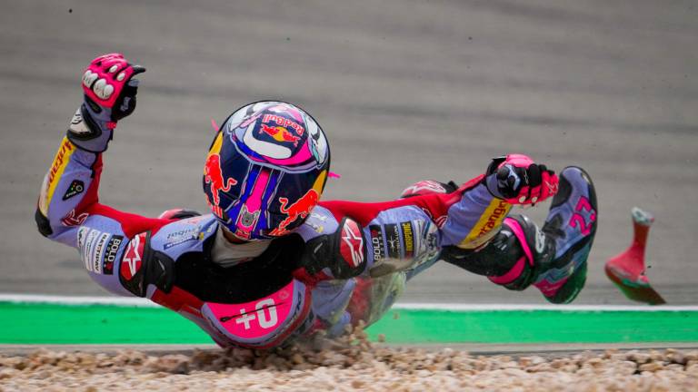 MotoGp: Quartararo dominatore, Bastianini e Bezzecchi a terra, Aleix Espargaro esulta un giro prima e perde tre posizioni MotoGp: Quartararo dominatore, Bastianini e Bezzecchi a terra, Aleix Espargaro esulta un giro prima e perde tre posizioni