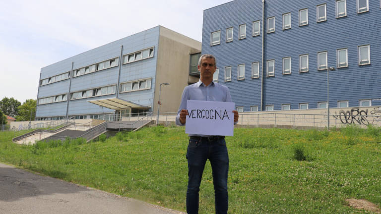 Nuova Questura di Rimini allagata, assessore protesta: Vergogna Nuova Questura di Rimini allagata, assessore protesta: Vergogna
