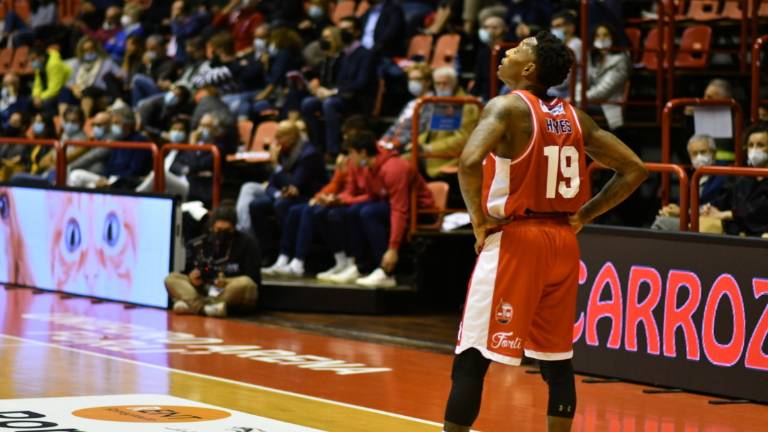 Basket A2, l'Uniero torna alla vittoria contro Cento (74-72) Basket A2, l'Uniero torna alla vittoria contro Cento (74-72)