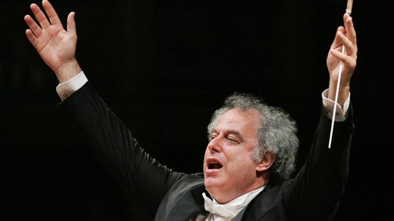 Daniel Oren con Tosca apre la stagione d'opera del Comunale di Bologna Daniel Oren con Tosca apre la stagione d'opera del Comunale di Bologna