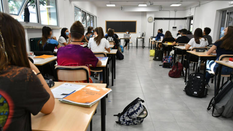 Scuola, in Emilia Romagna in classe al 50% fino al 6 febbraio Scuola, in Emilia Romagna in classe al 50% fino al 6 febbraio